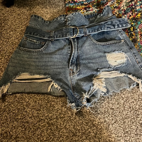 BNWOT Forever 21 Jeans Shorts Size 29 - Picture 1 of 6